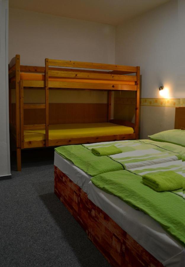 Hotel Decin Na Skrivance Kültér fotó