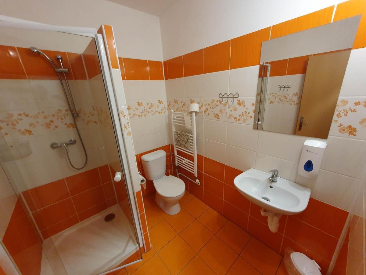 Hotel Decin Na Skrivance Kültér fotó