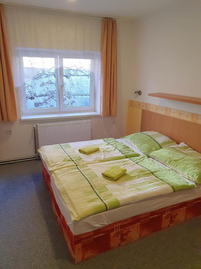 Hotel Decin Na Skrivance Kültér fotó