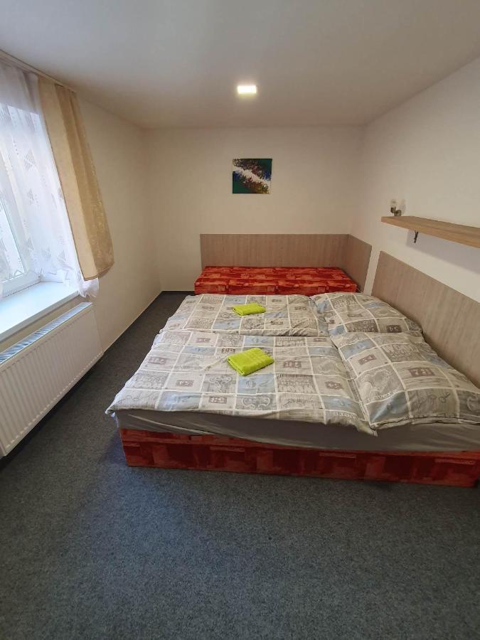Hotel Decin Na Skrivance Kültér fotó