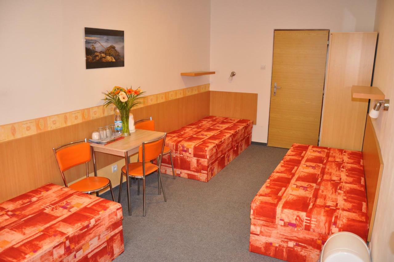 Hotel Decin Na Skrivance Kültér fotó